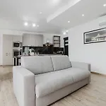 Seabreeze Flat 1 W Jacuzzi By Homely! St. Paul's Bay