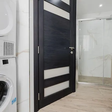 Apartment Seabreeze Flat 1 W Jacuzzi By Homely! *