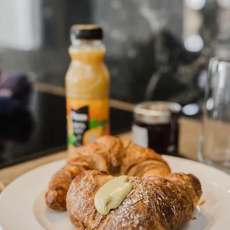 Seabreeze Flat 1 W Jacuzzi By Homely! * St. Paul's Bay