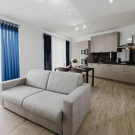 Διαμέρισμα Seabreeze Flat 1 W Jacuzzi By Homely!
