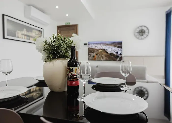 Διαμέρισμα Seabreeze Flat 1 W Jacuzzi By Homely!