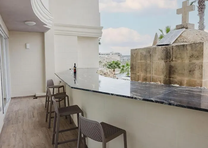 Seabreeze Flat 1 W Jacuzzi By Homely! Διαμέρισμα *