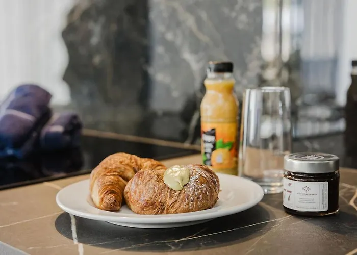 Διαμέρισμα Seabreeze Flat 1 W Jacuzzi By Homely! *