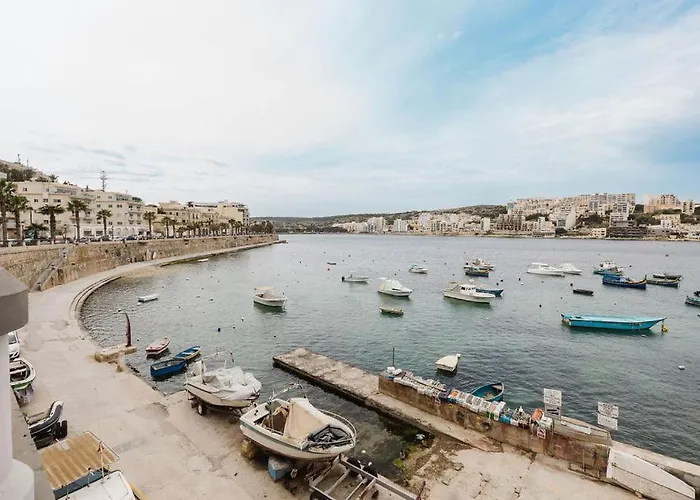 Διαμέρισμα Seabreeze Flat 1 W Jacuzzi By Homely! *