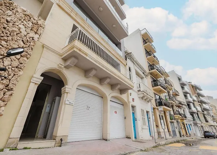 Seabreeze Flat 1 W Jacuzzi By Homely! Διαμέρισμα *