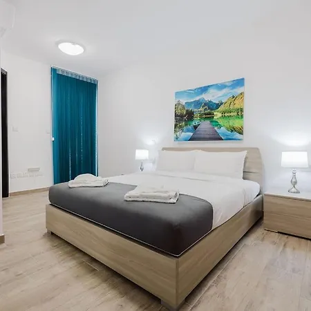 Apartment Seabreeze Flat 1 W Jacuzzi By Homely!